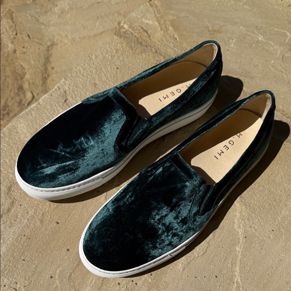 M.GEMI The Cerchio Crushd Velvet Slip Ons